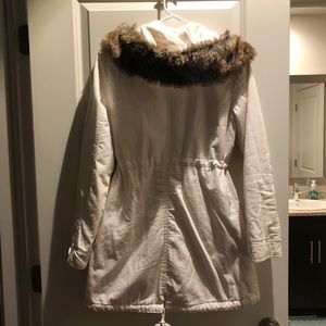 White jacket with Faux Fur Hood